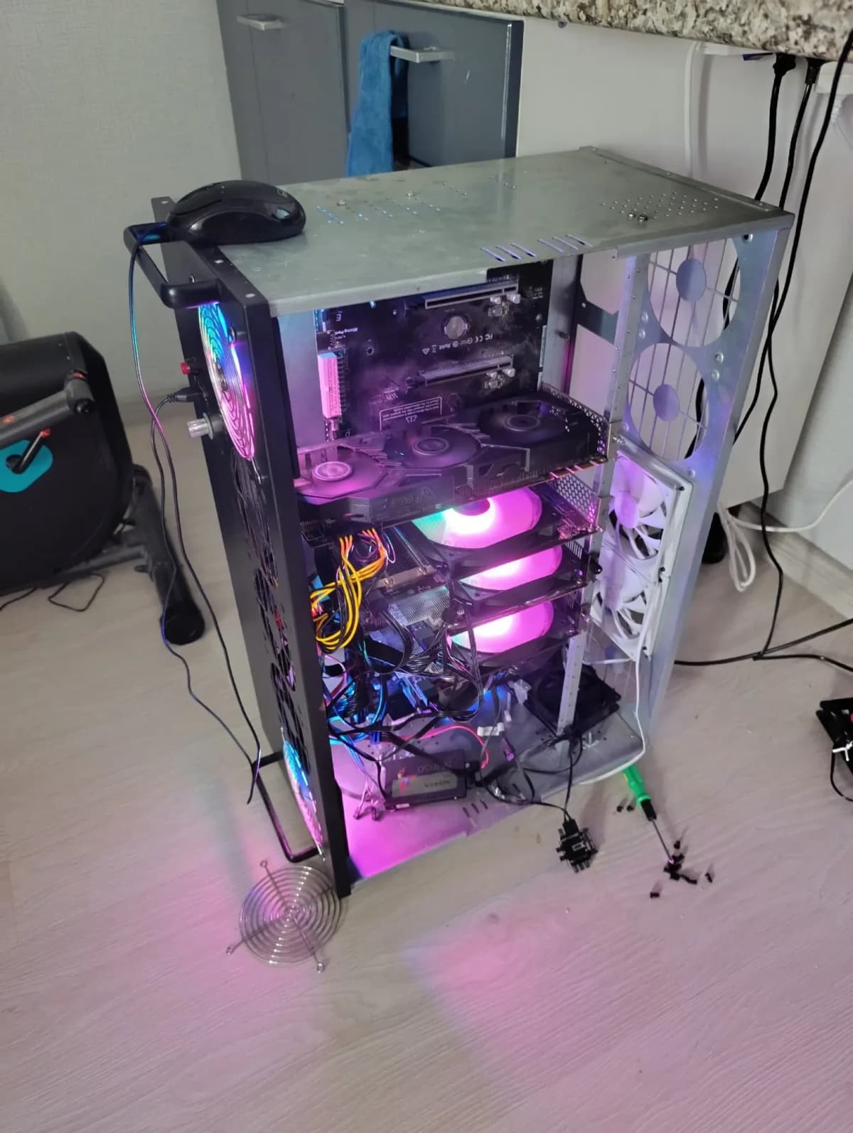 LLM локально на GPU за копейки: четыре майнинговые карты дают 25 токенов в секунду