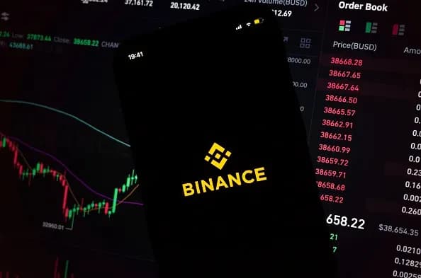 Binance пустила ИИ-агентов к реальным деньгам: что такое Agent OS и чем рискуют 300 млн пользователей
