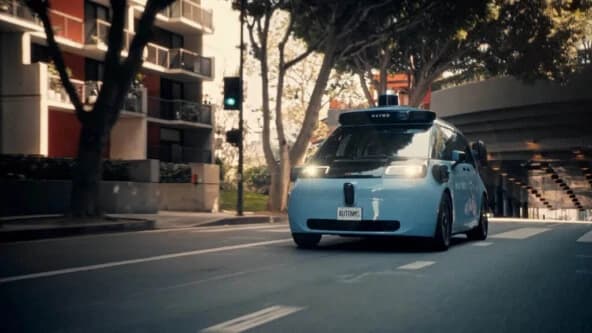 Waymo собирает 5000 роботакси из китайских кузовов: роботакси Зукс и Amazon отстают