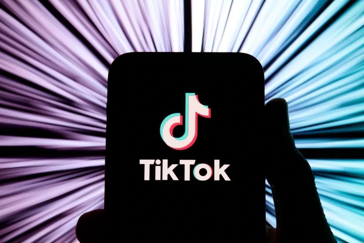 TikTok встроил покупки и нейросети прямо в ленту: $15,8 млрд продаж за неполных два года