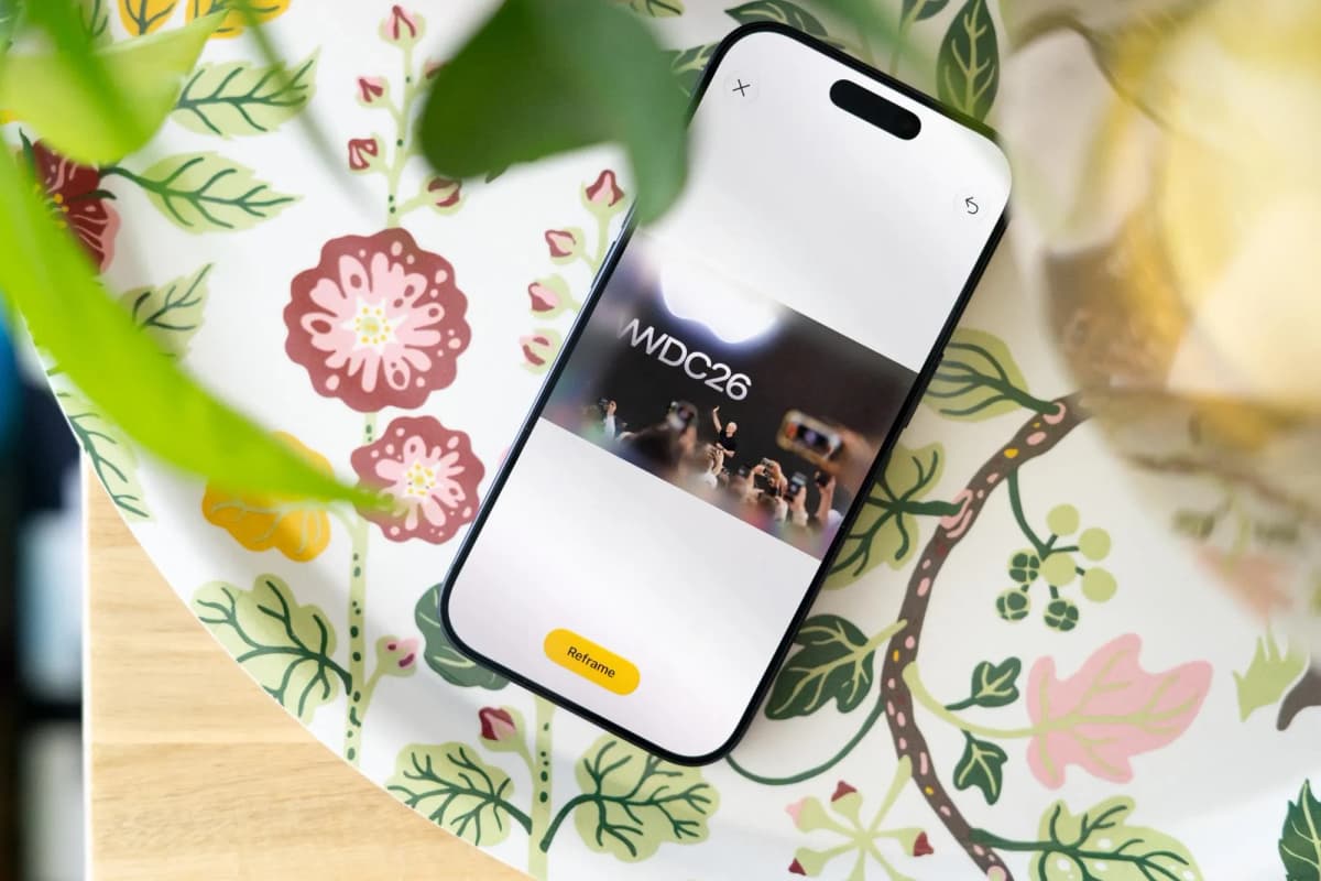 ИИ-редактирование фото в iPhone дорисовывает людей, которых не было в кадре