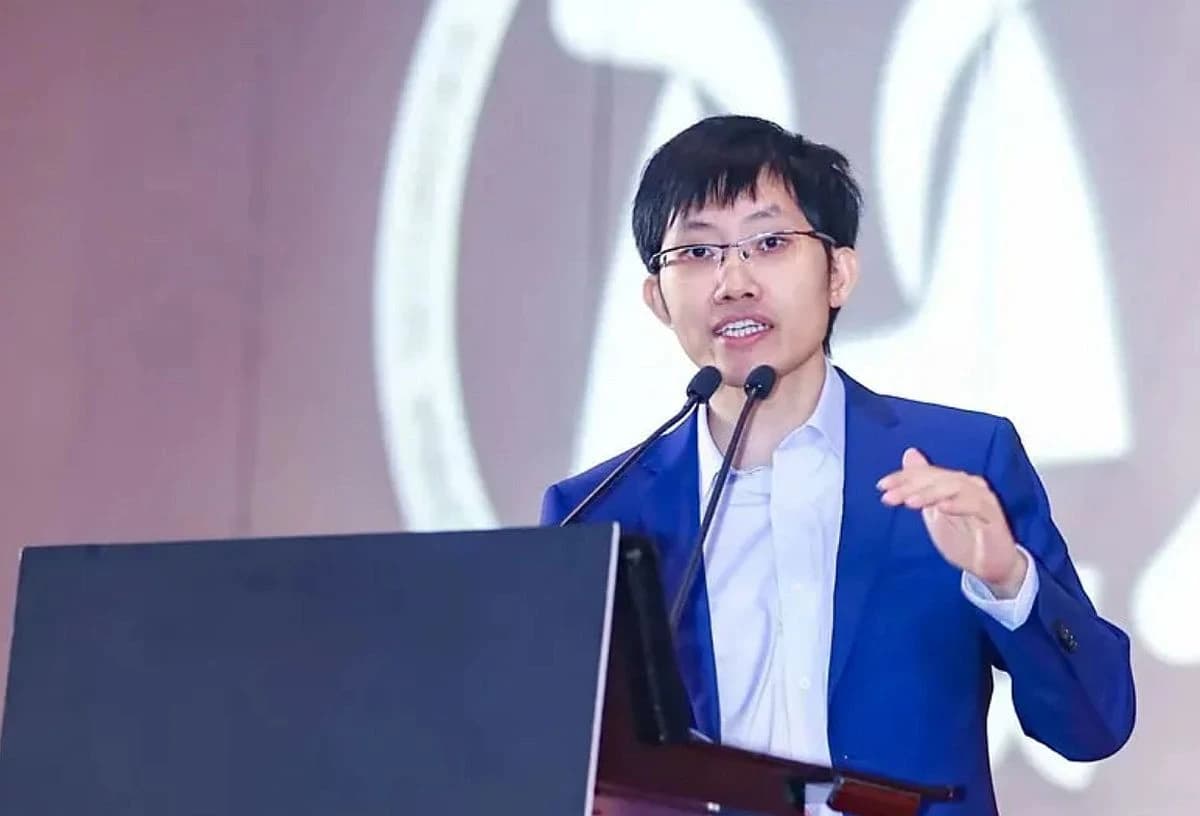 Создатель DeepSeek стал богатейшим ИИ-предпринимателем: $36 млрд на 139 инженерах