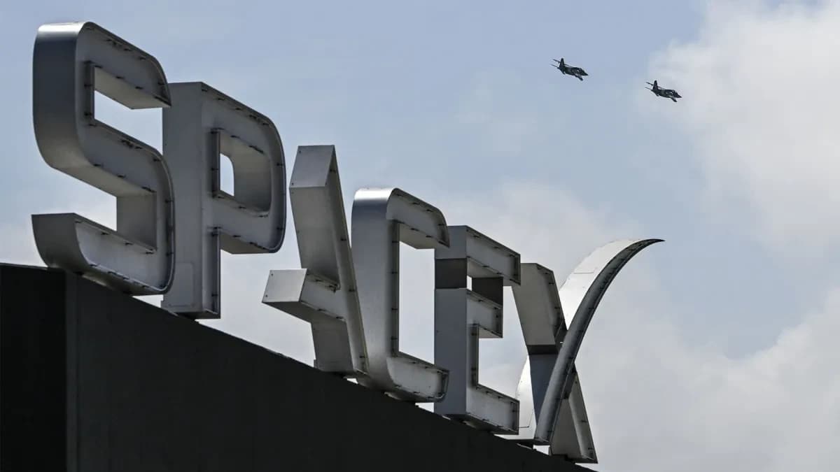 SpaceX показала прототип ИИ-смартфона на базе xAI: какие устройства AI Apple теряют монополию