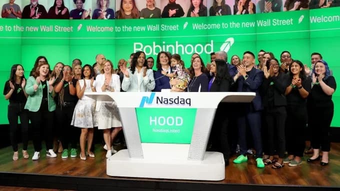 Финтех приложения становятся экосистемами: Robinhood собрал $384 млрд и 100 000 ИИ-трейдеров