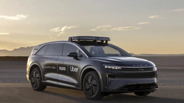 Uber вложит $10 млрд в роботакси, но лоббирует их запрет: зачем тормозить Waymo