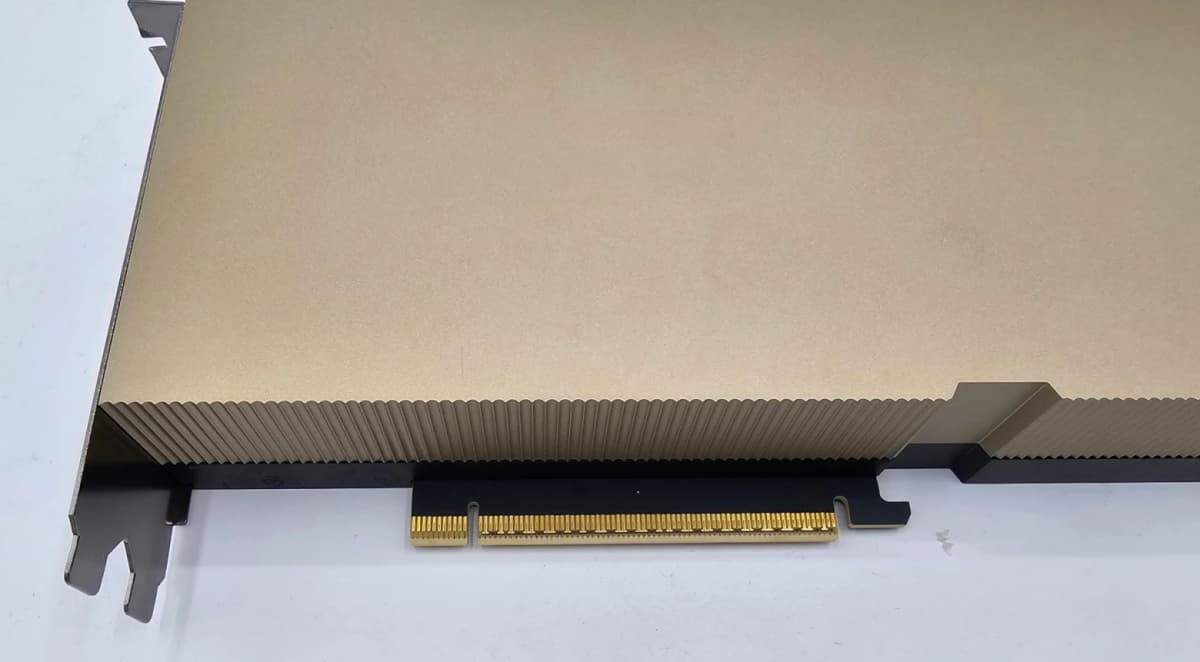 YADRO проверила переделанные NVIDIA H100: вдвое выше расход энергии, ниже скорость обмена