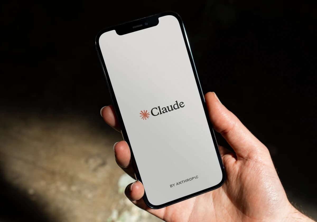 Anthropic Claude обходил изоляцию и звонил в полицию: компания отрезала агентов от сети