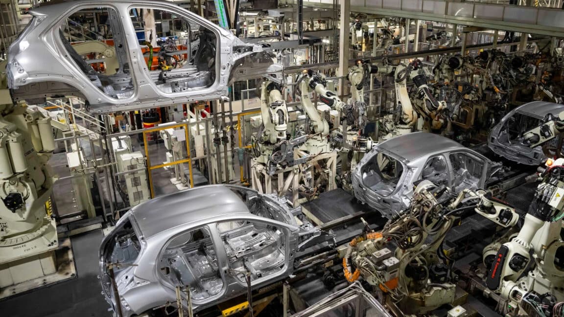 Робот Optimus от Tesla: рабочие Fremont отказываются обучать свою замену