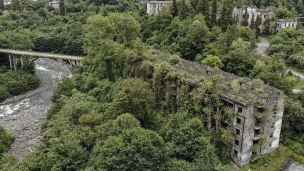 Туризм в Абхазию вырос на 20%, обогнав Сочи: четверть крымских туристов сменили направление