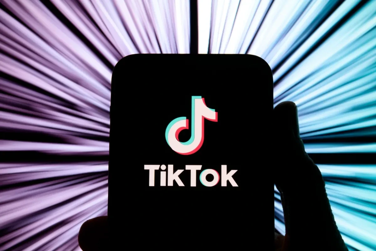 TikTok встроил покупки и нейросети прямо в ленту: $15,8 млрд продаж за неполных два года